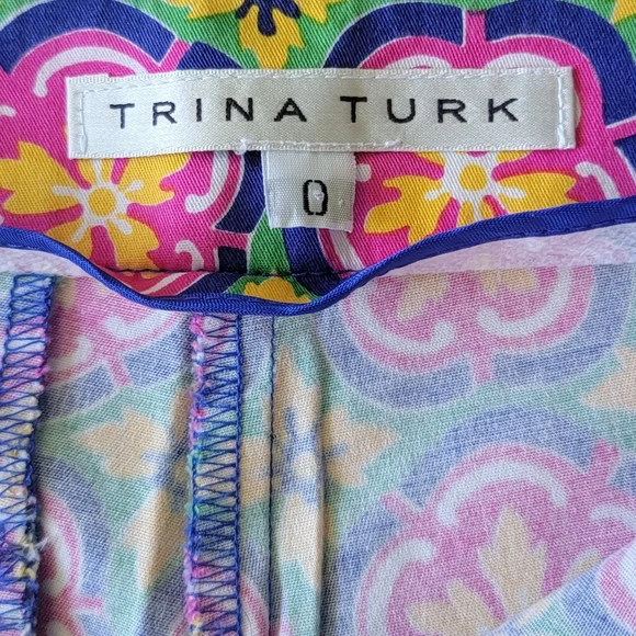 Trina Turk Vibrant Floral Women's Shorts Size 0 - Picture 3 of 9